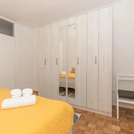 Lily Apartman