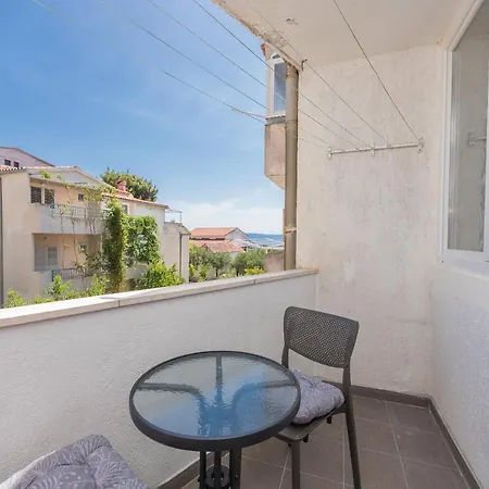 Lily Apartman Makarska